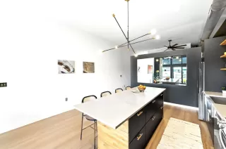 Photo #6: 9628879 Listing