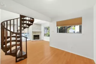 Photo #1: 9684388 Listing