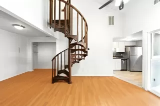 Photo #3: 9684388 Listing