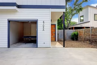 Photo #5: 9743748 Listing 