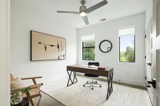 Photo #5: 9744960 Listing