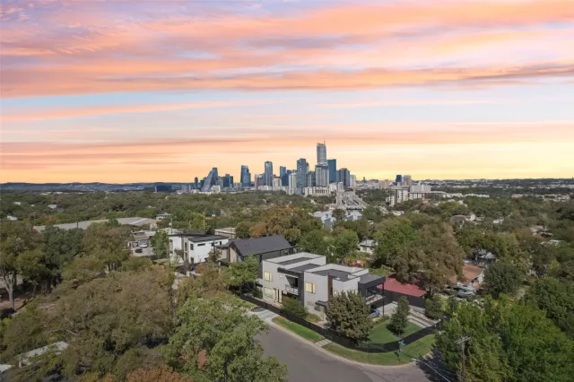 MLS: 9788320 Condo For Sale