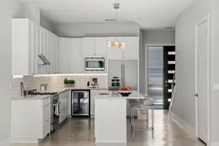 Photo #5: 9816658 Listing 