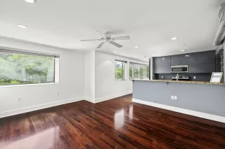 Photo #1: 9818809 Listing 