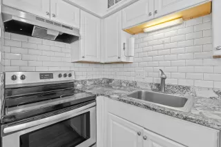 Photo #2: 9871409 Listing