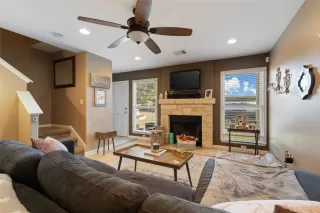 Photo #1: 9900672 Listing