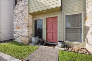 Photo #2: 9900672 Listing