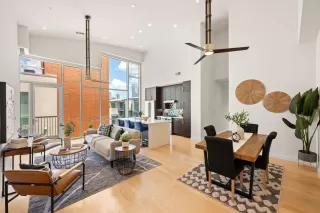 More Details about MLS # 9906178 : 1600 BARTON SPRINGS RD 5601