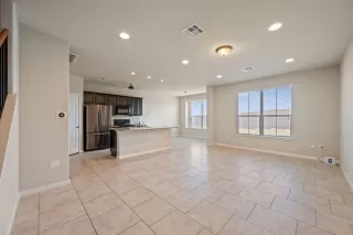 Photo #2: 9991697 Listing