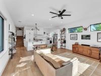 More Details about MLS # 6951992 : 4614 GILLIS ST 1
