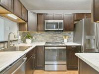 More Details about MLS # 9851853 : 2018 W RUNDBERG LN 8B
